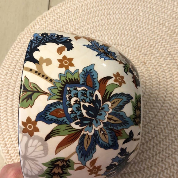 NWT FRENCH GARDEN PATTERN bowl container. - Picture 4 of 5